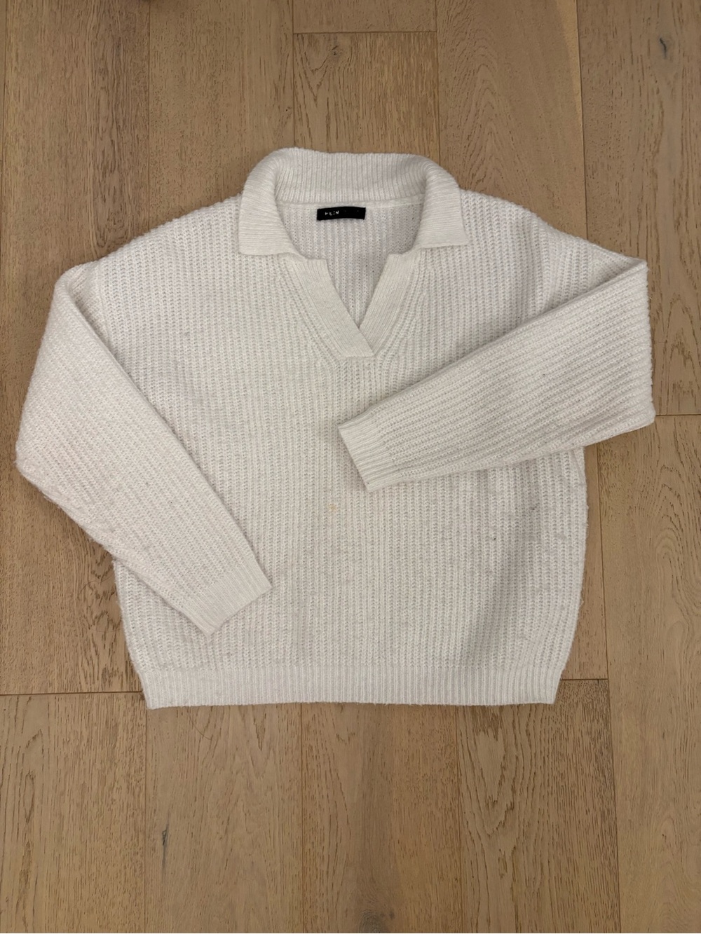 White Ribbed V-Neck Collared Sweater - Picture 2 of 3